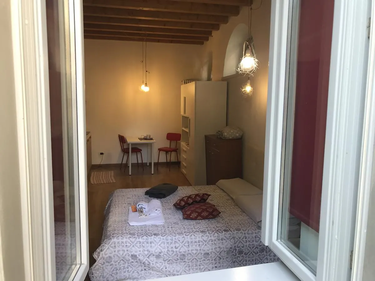 Myroom Citta Alta 1 Bergamo 2*,  Italy